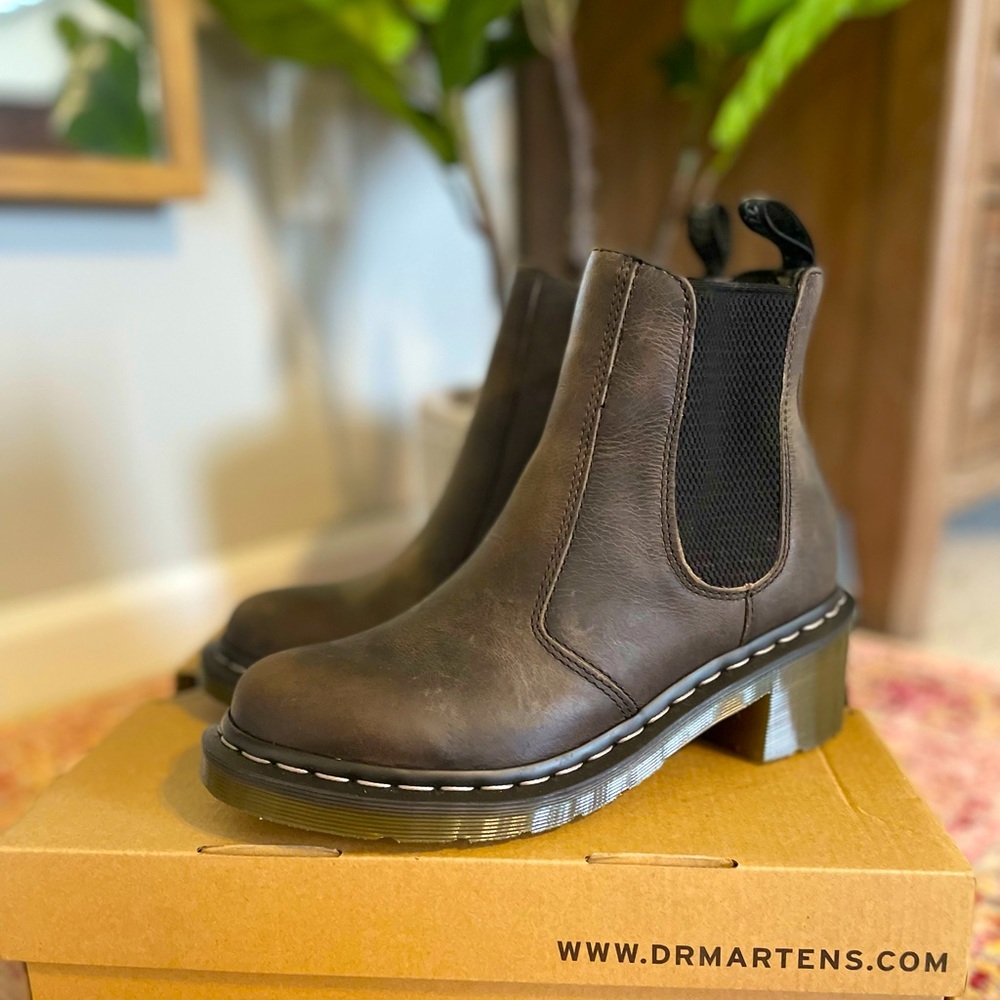 Doc Martens Cadence Women’s size 8 / EU 39 in Black/Dark Brown
